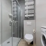 Comfortable Two-bedroom With Parking, Excellent Location In The Centre By Renters Lejlighed Warszawa