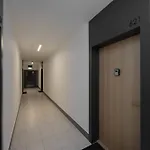 Comfortable Two-bedroom With Parking, Excellent Location In The Centre By Renters Varšava