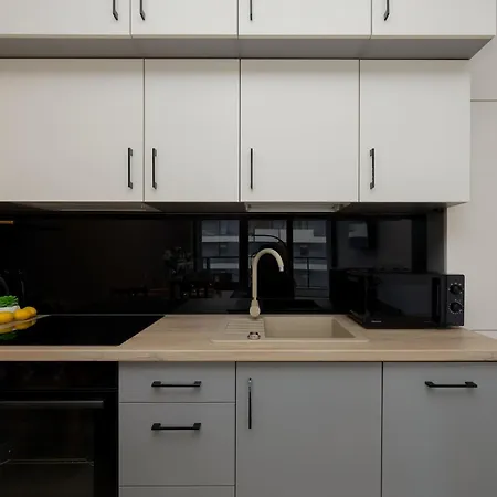 شقة Elegant Two-bedroom With Parking, Excellent Location In The Centre By Renters وارسو