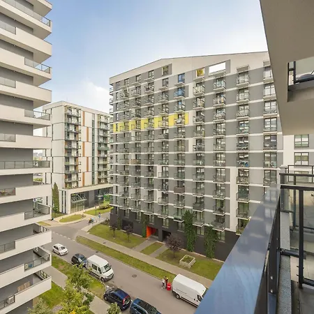 Elegant Two-bedroom With Parking, Excellent Location In The Centre By Renters *