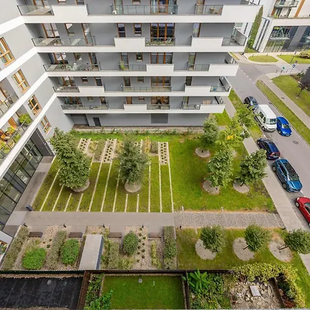 Elegant Two-bedroom With Parking, Excellent Location In The Centre By Renters Apartment Warsaw