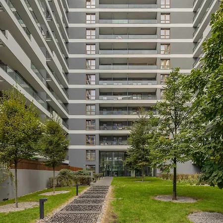 Comfortable Two-bedroom With Parking, Excellent Location In The Centre By Renters Варшава