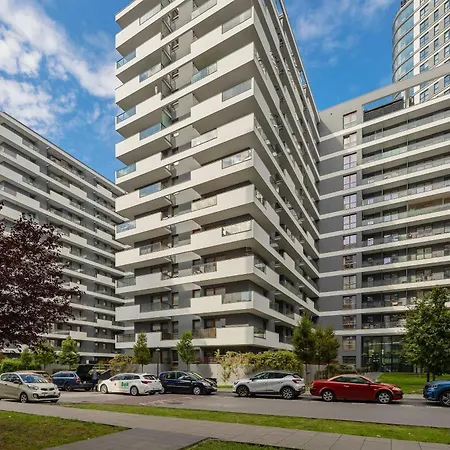 شقة Comfortable Two-bedroom With Parking, Excellent Location In The Centre By Renters