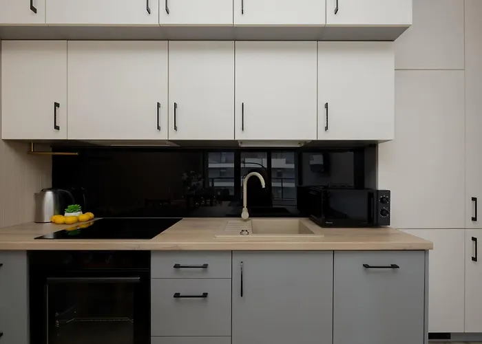 Lejlighed Comfortable Two-bedroom With Parking, Excellent Location In The Centre By Renters Warszawa