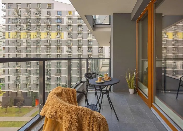 Comfortable Two-bedroom With Parking, Excellent Location In The Centre By Renters Lejlighed