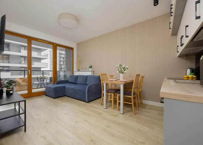 Comfortable Two-bedroom With Parking, Excellent Location In The Centre By Renters Warszawa