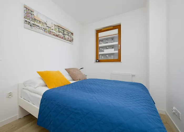 Comfortable Two-bedroom With Parking, Excellent Location In The Centre By Renters