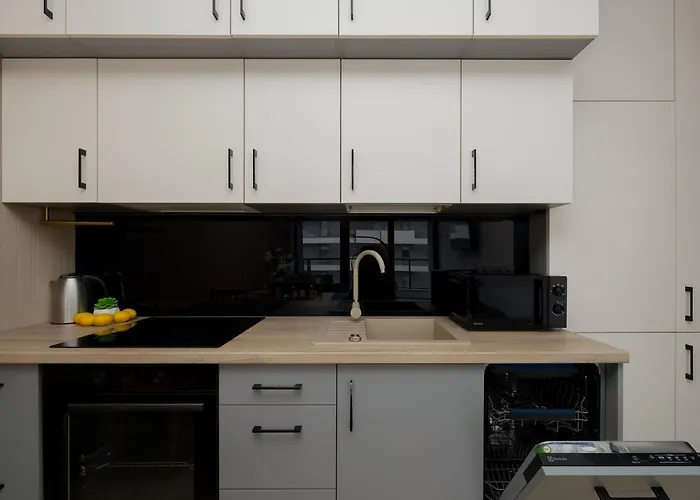 Lejlighed Comfortable Two-bedroom With Parking, Excellent Location In The Centre By Renters Warszawa