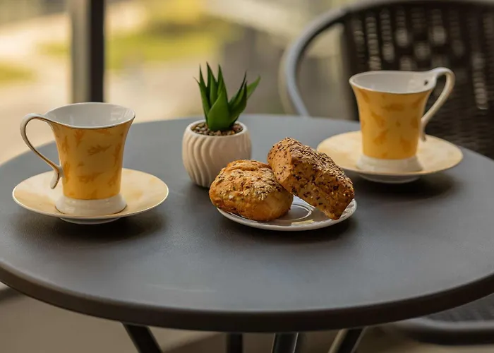 Comfortable Two-bedroom With Parking, Excellent Location In The Centre By Renters Lejlighed *