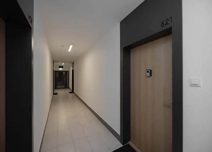 Comfortable Two-bedroom With Parking, Excellent Location In The Centre By Renters Warszawa