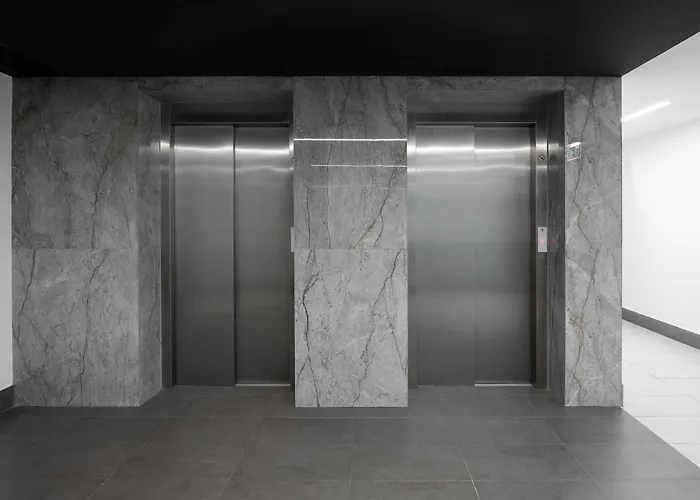 Comfortable Two-bedroom With Parking, Excellent Location In The Centre By Renters *