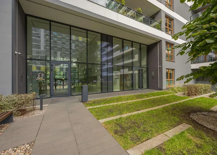 Comfortable Two-bedroom With Parking, Excellent Location In The Centre By Renters