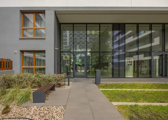 Lejlighed Comfortable Two-bedroom With Parking, Excellent Location In The Centre By Renters