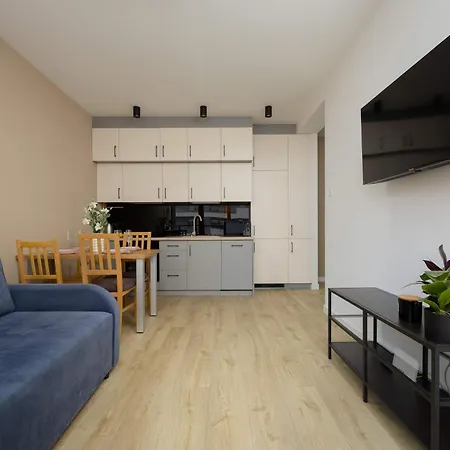 Apartamento Elegant Two-bedroom With Parking, Excellent Location In The Centre By Renters *