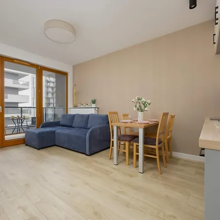 Elegant Two-bedroom With Parking, Excellent Location In The Centre By Renters Varsóvia