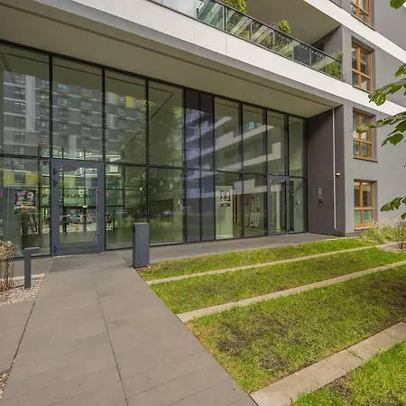 Elegant Two-bedroom With Parking, Excellent Location In The Centre By Renters